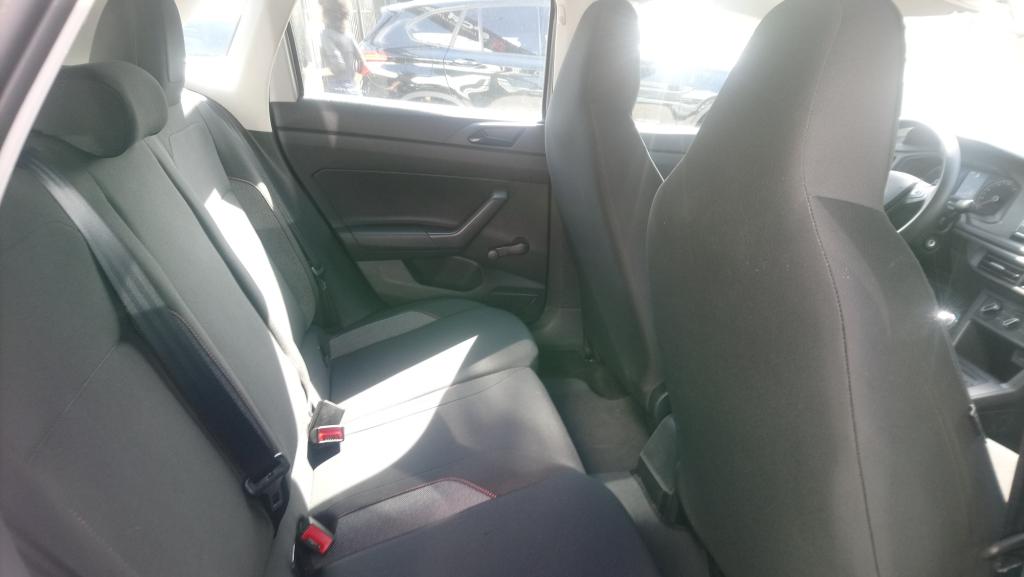 VOLKSWAGEN Polo Hatch - Foto