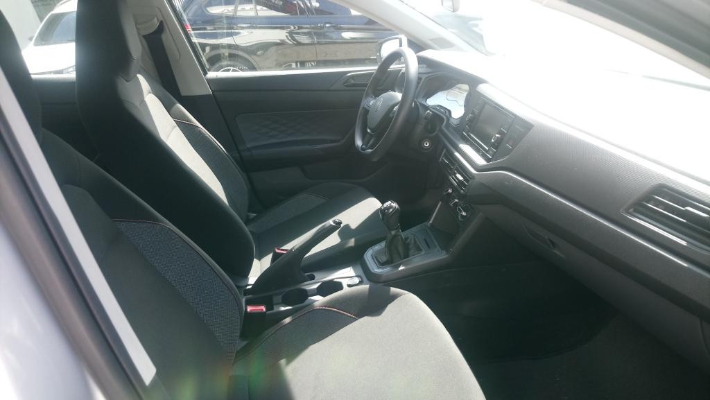 VOLKSWAGEN Polo Hatch - Foto