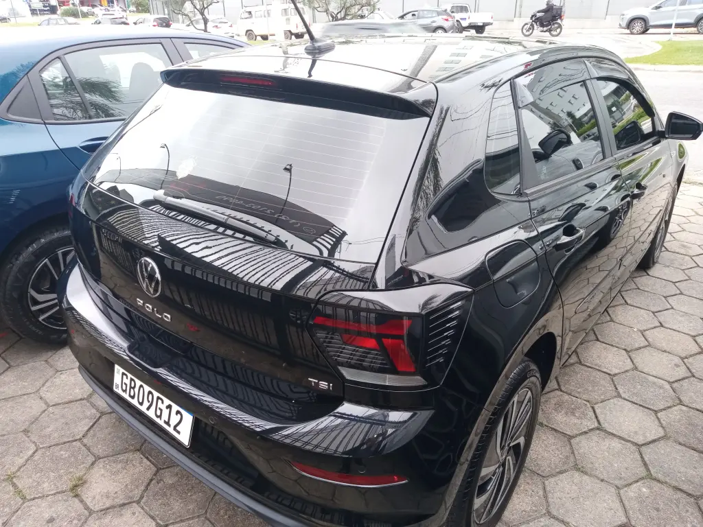 VOLKSWAGEN Polo Hatch - Foto