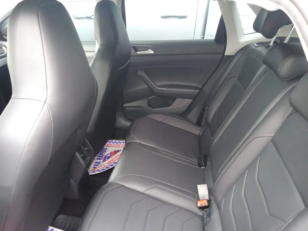 VOLKSWAGEN Polo Hatch - Foto