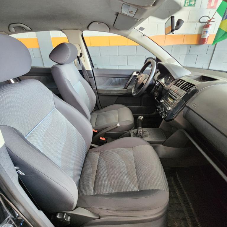 VOLKSWAGEN Polo Hatch - Foto