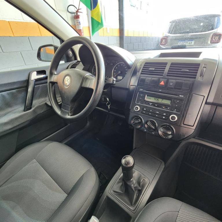 VOLKSWAGEN Polo Hatch - Foto