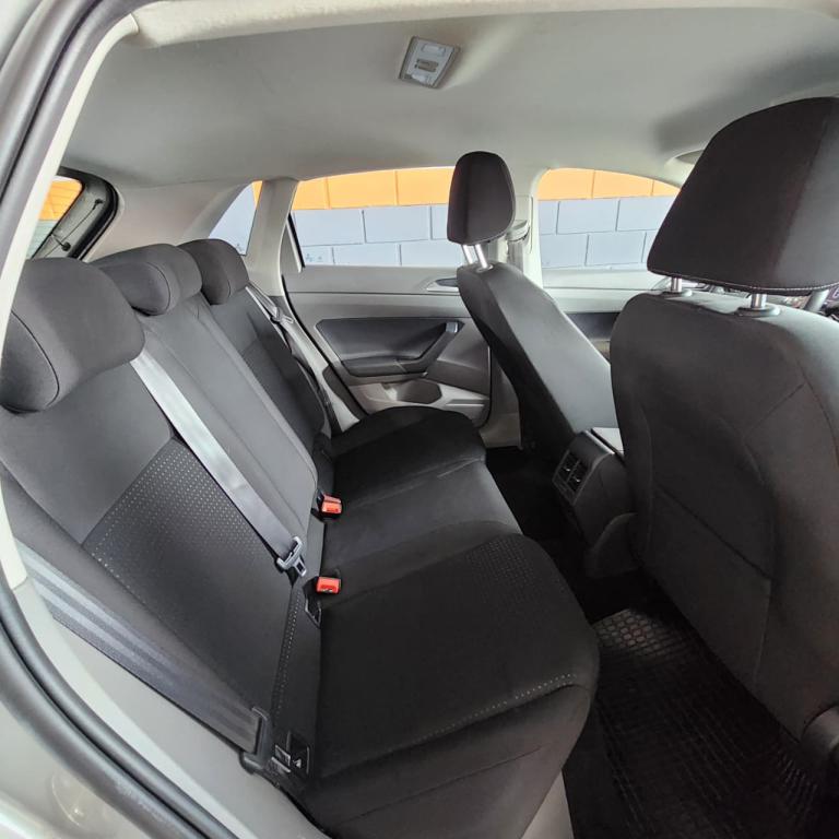 VOLKSWAGEN Polo Hatch - Foto