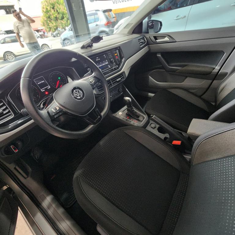 VOLKSWAGEN Polo Hatch - Foto