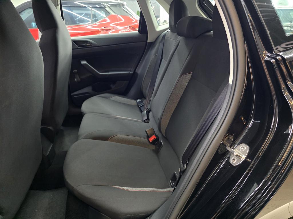 VOLKSWAGEN Polo Hatch - Foto