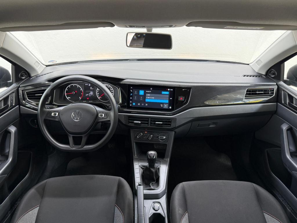 VOLKSWAGEN Polo Hatch - Foto