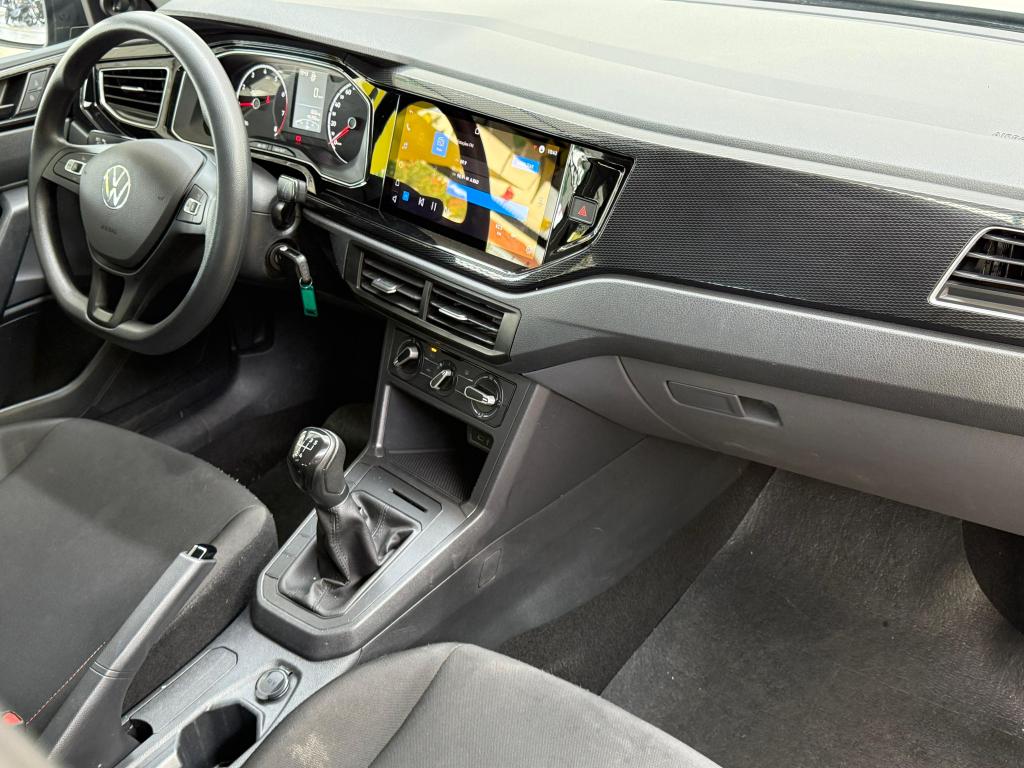 VOLKSWAGEN Polo Hatch - Foto