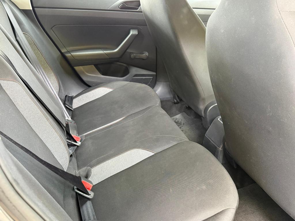 VOLKSWAGEN Polo Hatch - Foto