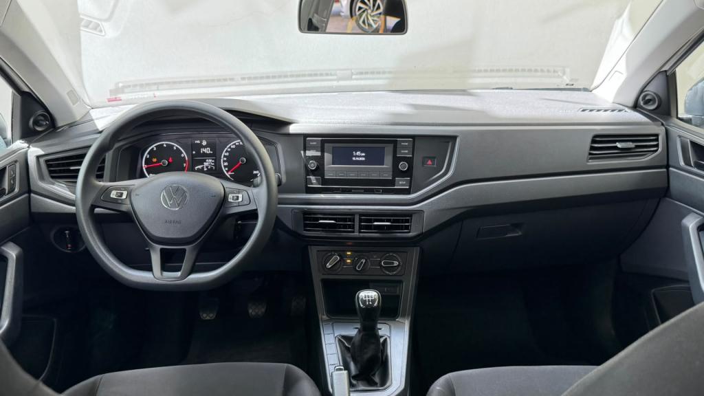 VOLKSWAGEN Polo Hatch - Foto