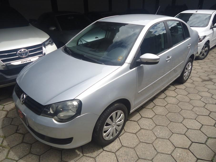VOLKSWAGEN Polo Sedan