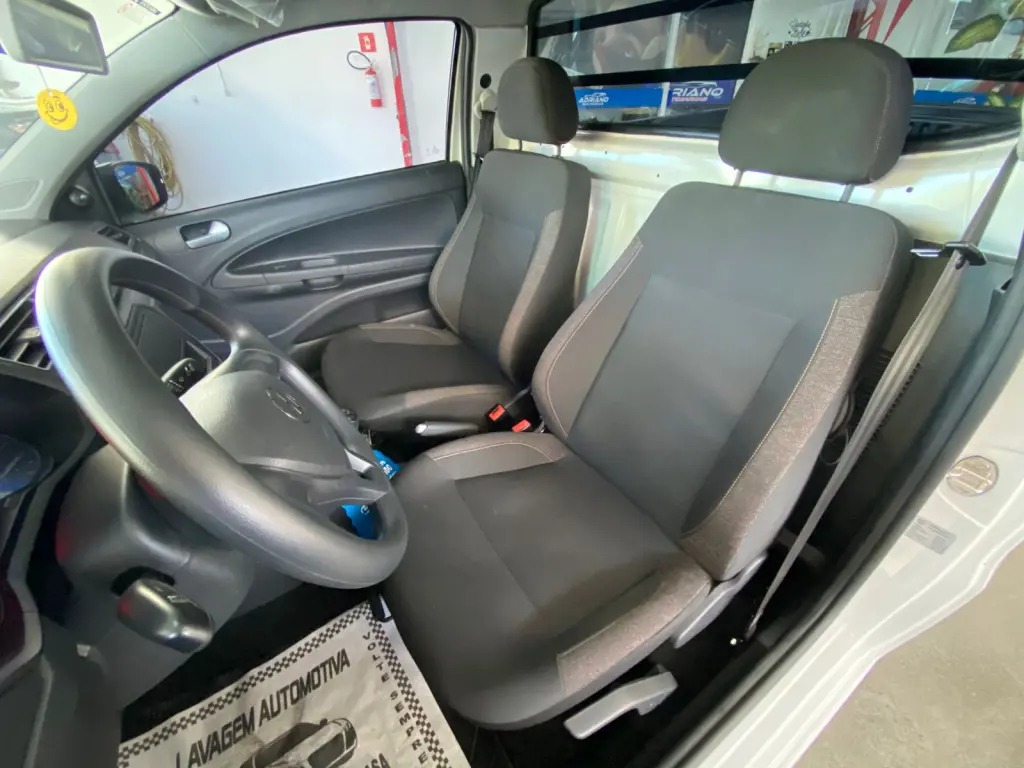 VOLKSWAGEN Saveiro - Foto