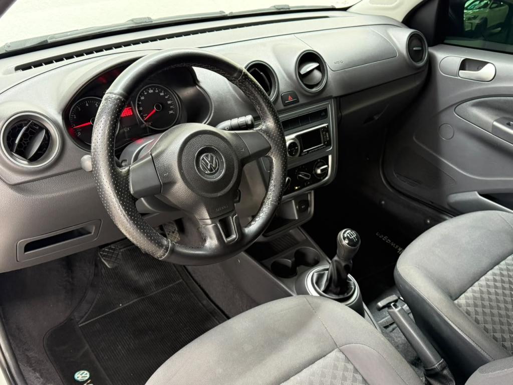 VOLKSWAGEN Saveiro - Foto