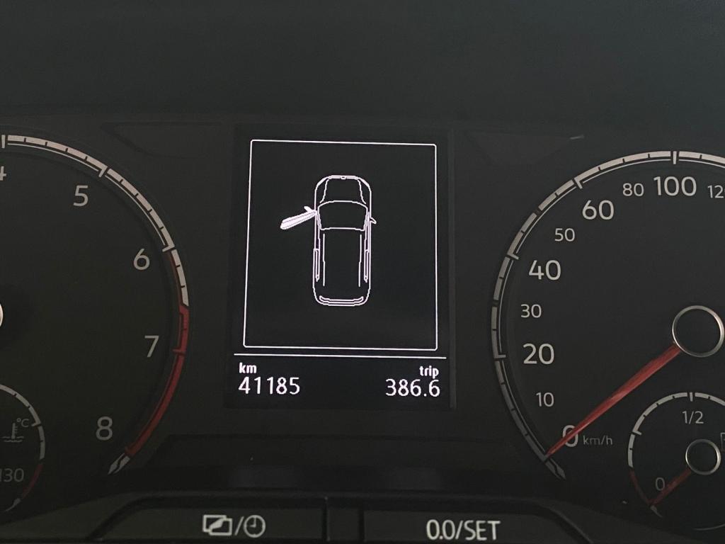 VOLKSWAGEN T-Cross - Foto