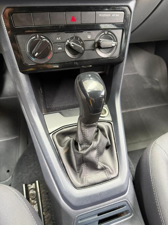 VOLKSWAGEN T-Cross - Foto