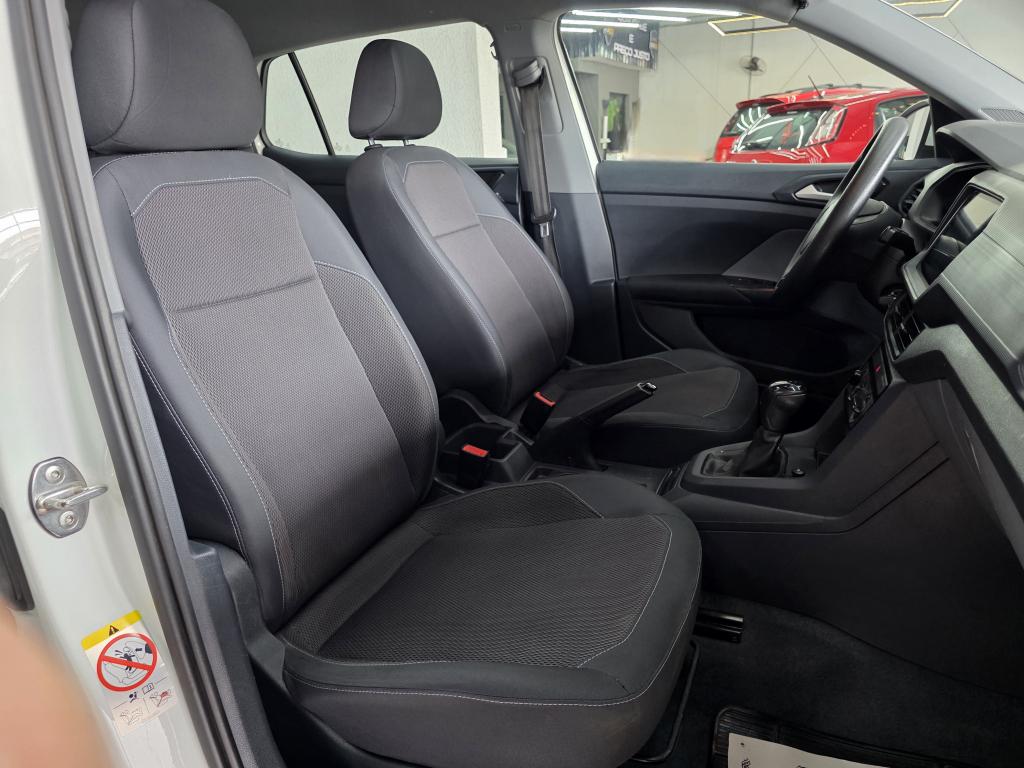 VOLKSWAGEN T-Cross - Foto