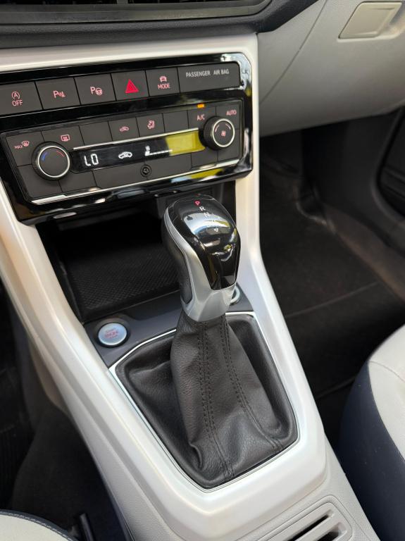 VOLKSWAGEN T-Cross - Foto