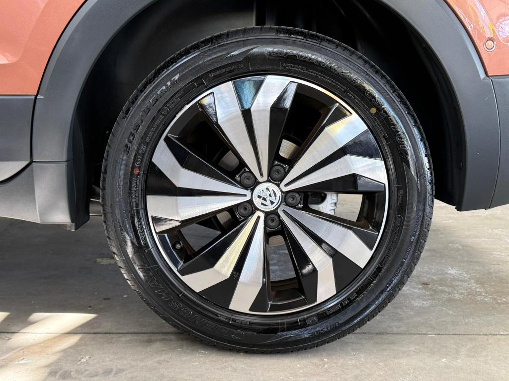 VOLKSWAGEN T-Cross - Foto