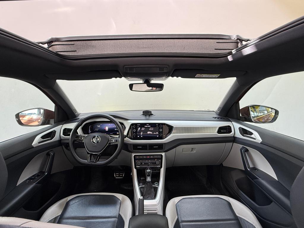 VOLKSWAGEN T-Cross - Foto