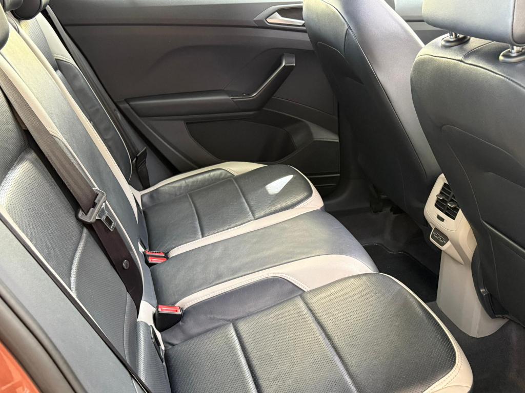 VOLKSWAGEN T-Cross - Foto