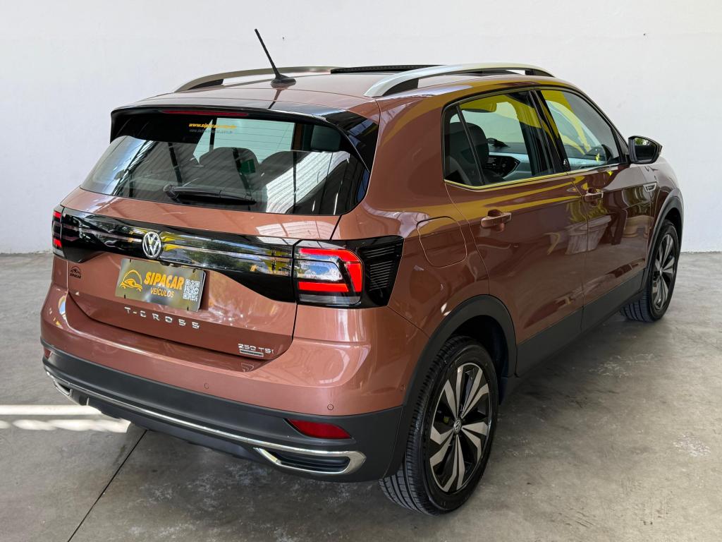 VOLKSWAGEN T-Cross - Foto