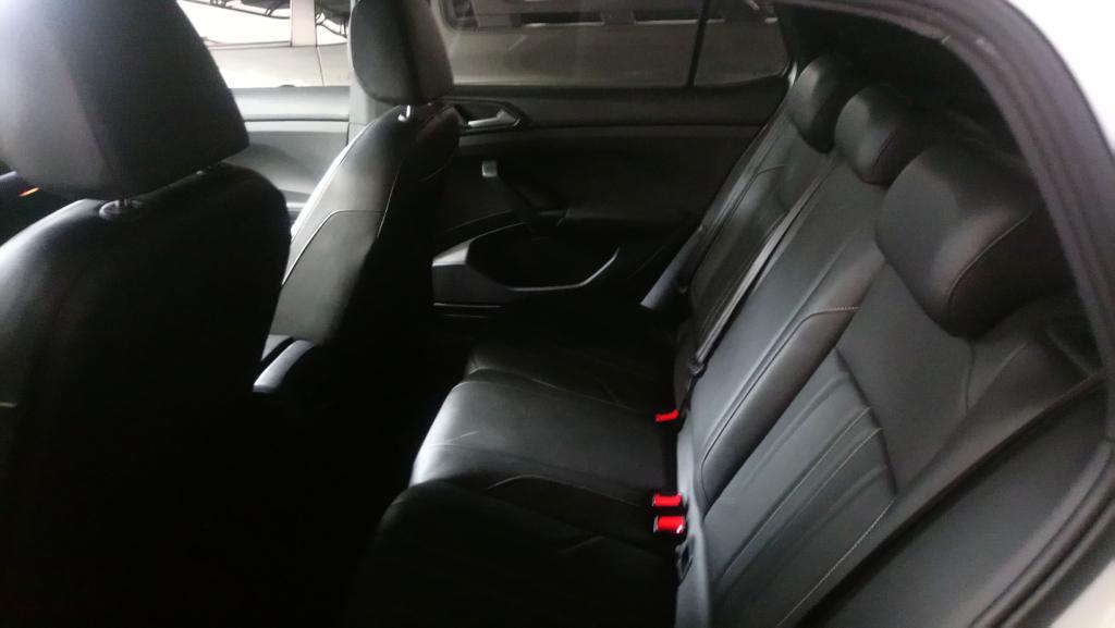 VOLKSWAGEN T-Cross - Foto