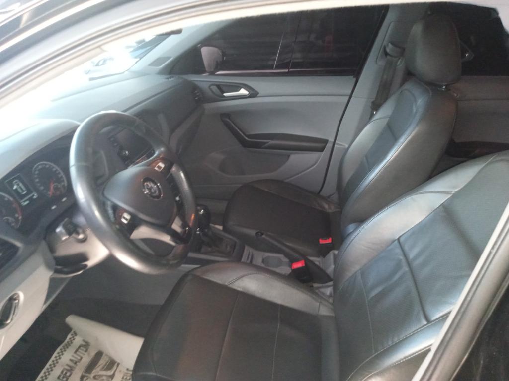 VOLKSWAGEN T-Cross - Foto