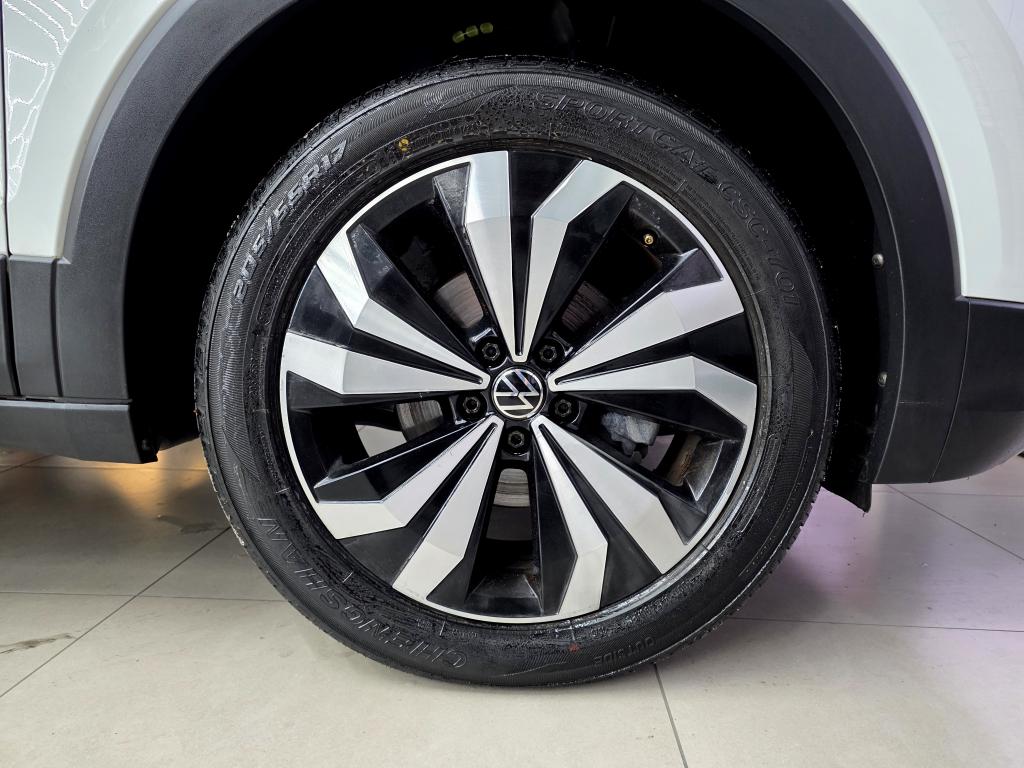 VOLKSWAGEN T-Cross - Foto