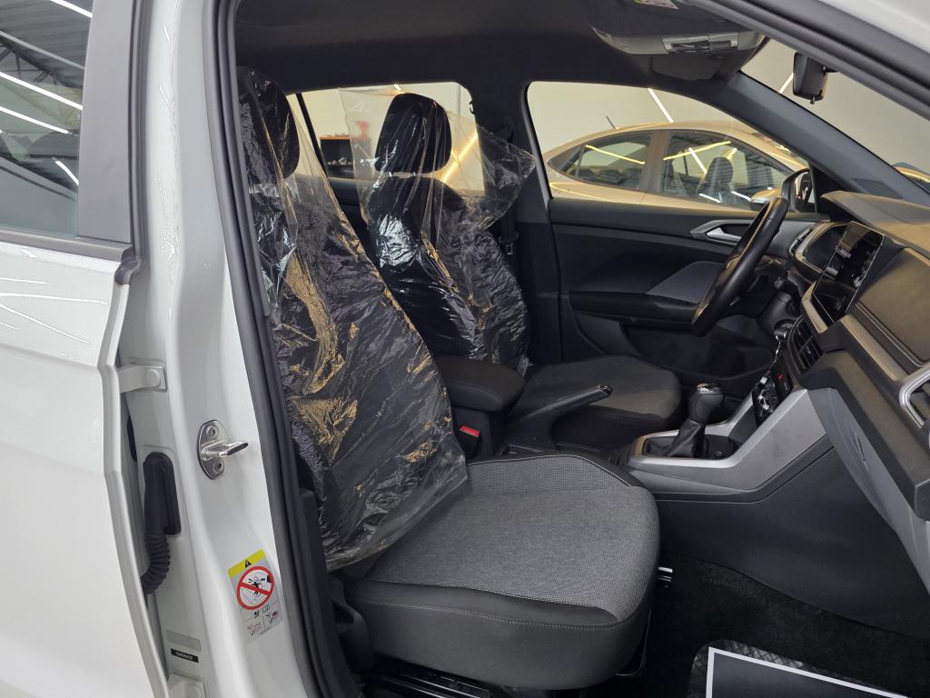 VOLKSWAGEN T-Cross - Foto