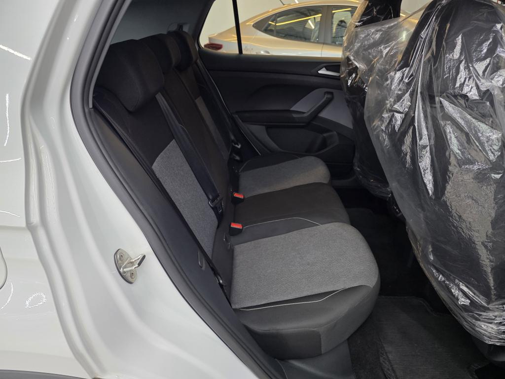 VOLKSWAGEN T-Cross - Foto