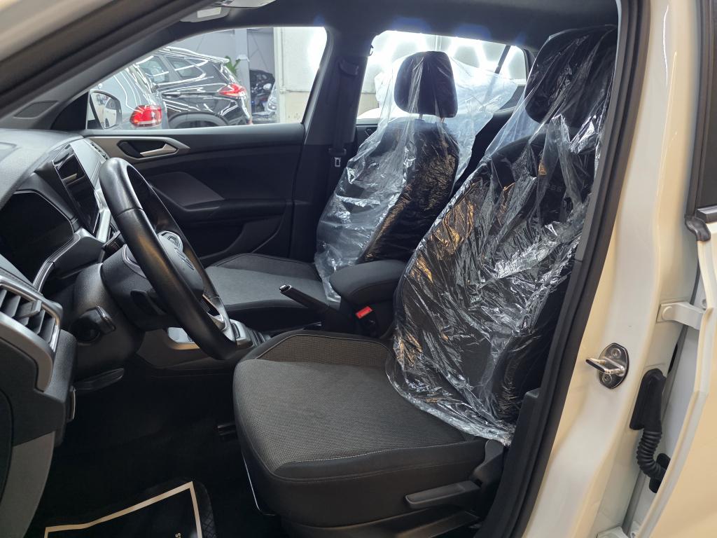 VOLKSWAGEN T-Cross - Foto