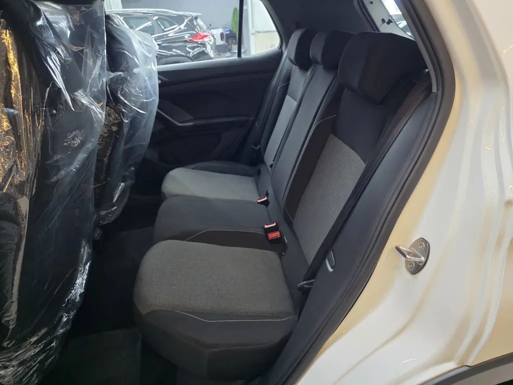 VOLKSWAGEN T-Cross - Foto