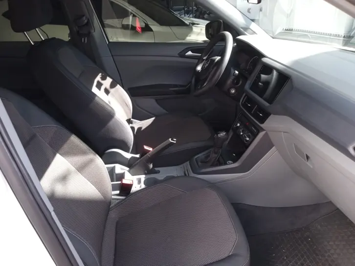 VOLKSWAGEN T-Cross - Foto