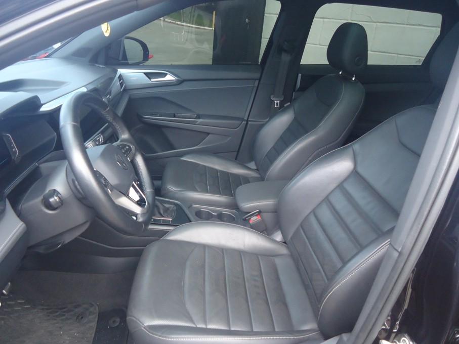 VOLKSWAGEN Taos - Foto