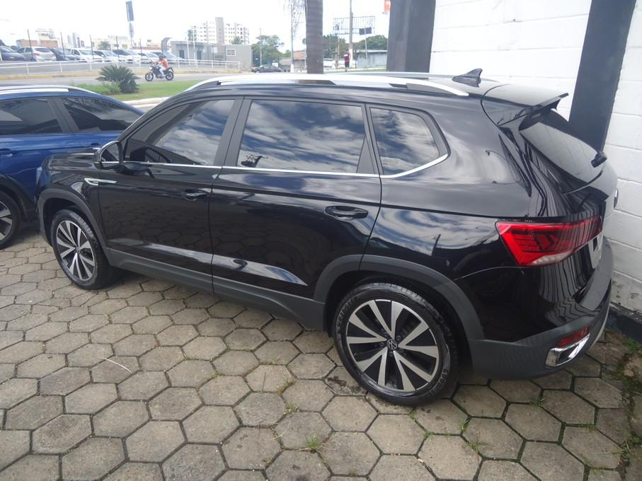VOLKSWAGEN Taos - Foto