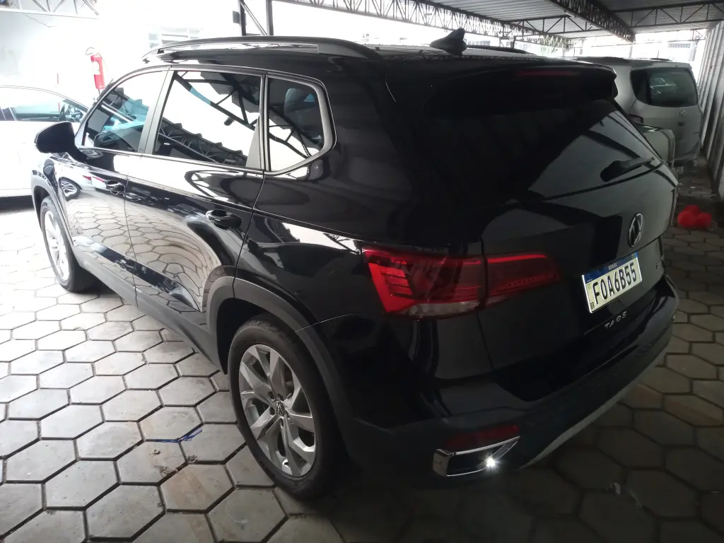 VOLKSWAGEN Taos - Foto