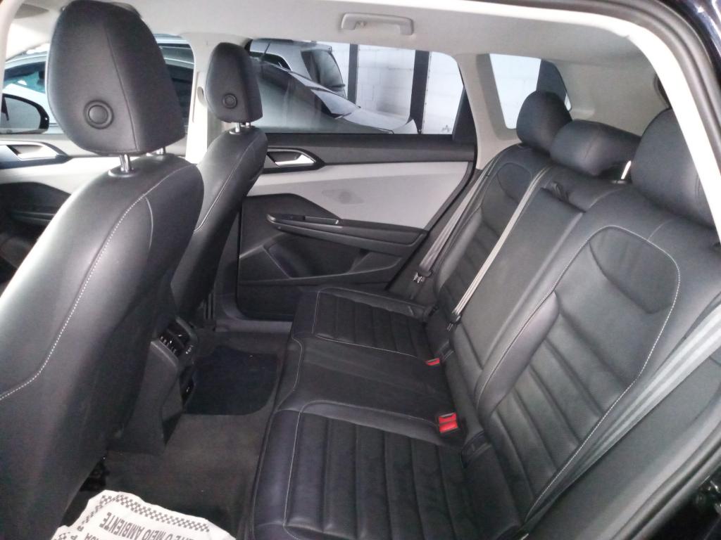 VOLKSWAGEN Taos - Foto