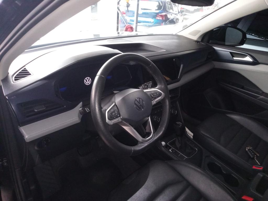 VOLKSWAGEN Taos - Foto