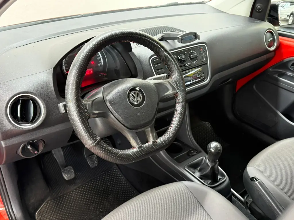 VOLKSWAGEN UP - Foto