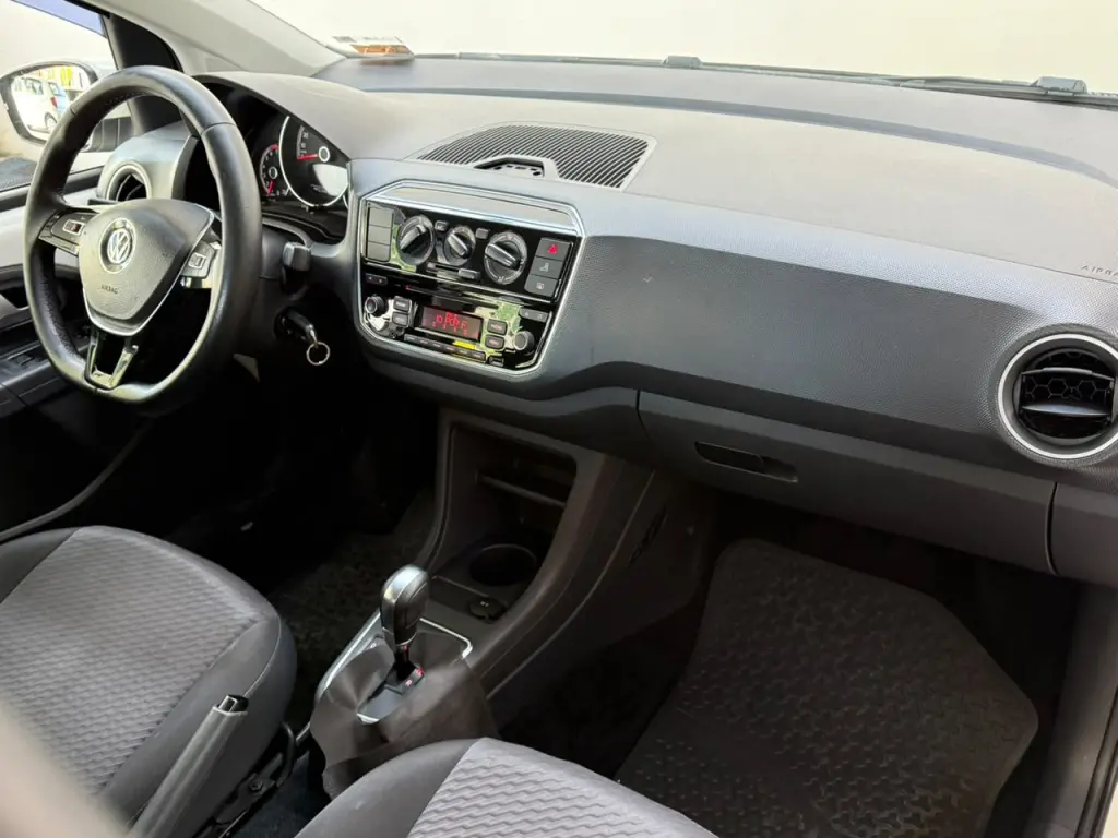 VOLKSWAGEN UP - Foto