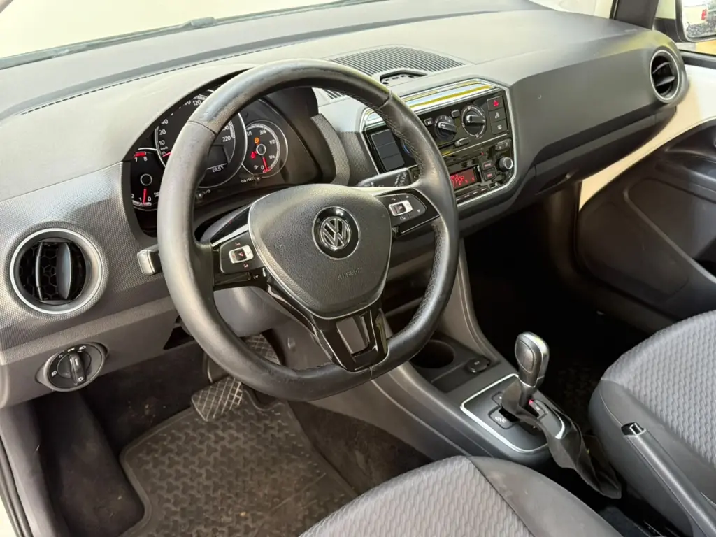 VOLKSWAGEN UP - Foto