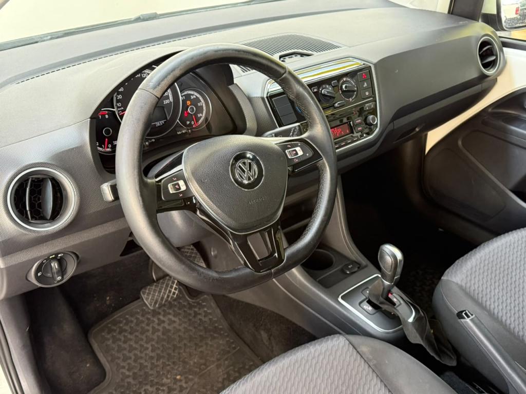 VOLKSWAGEN UP - Foto
