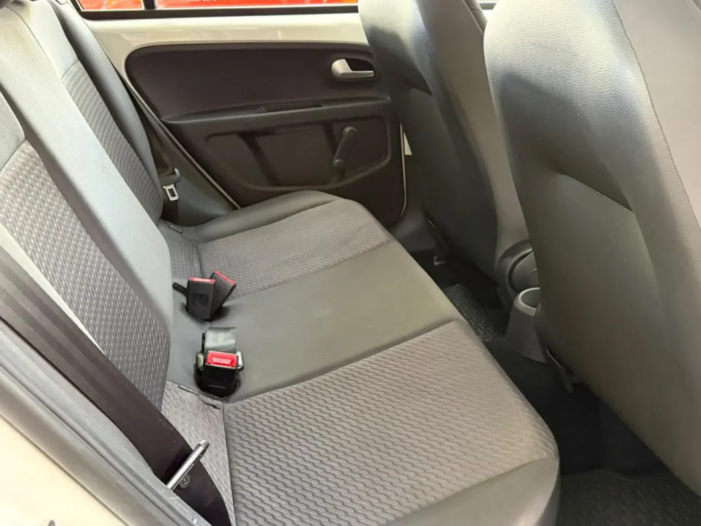 VOLKSWAGEN UP - Foto