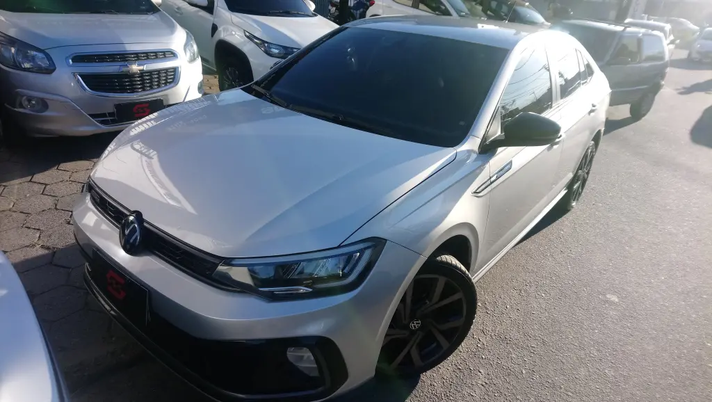VOLKSWAGEN Virtus