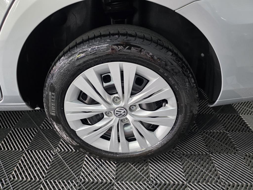 VOLKSWAGEN Voyage - Foto