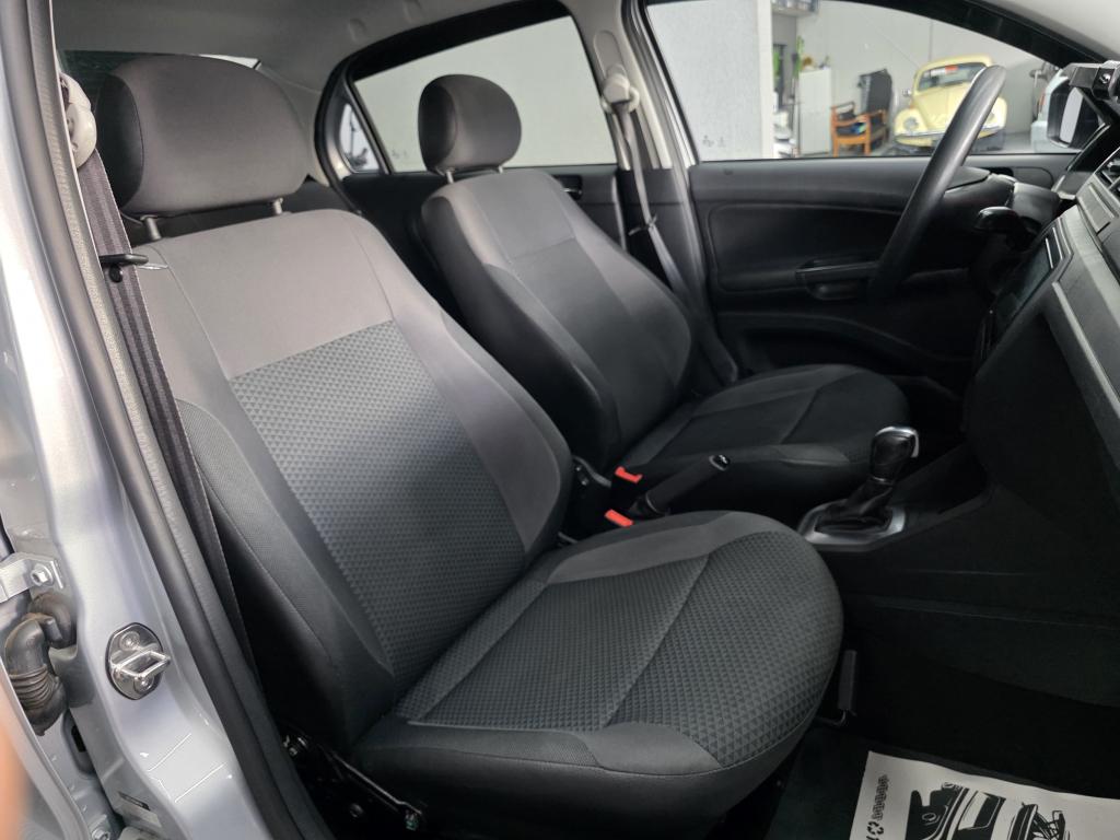 VOLKSWAGEN Voyage - Foto