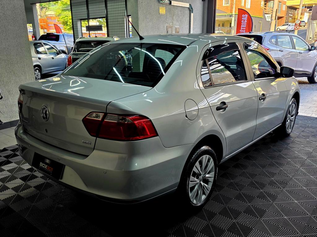 VOLKSWAGEN Voyage - Foto