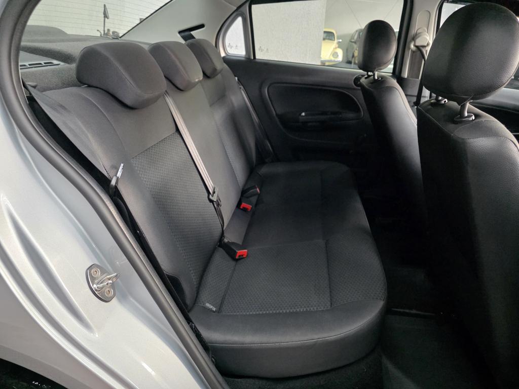 VOLKSWAGEN Voyage - Foto