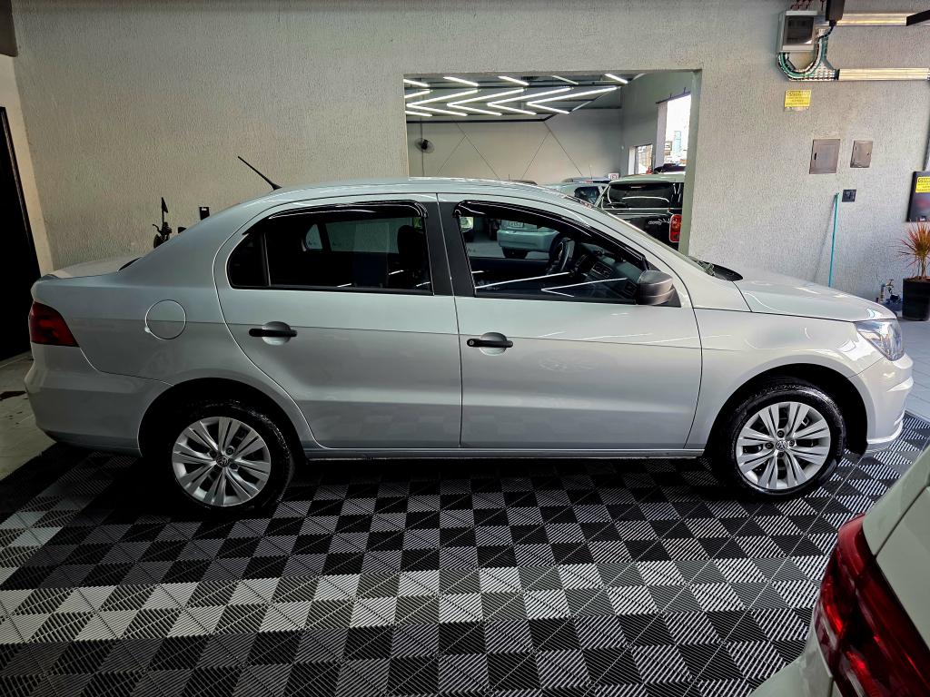 VOLKSWAGEN Voyage - Foto