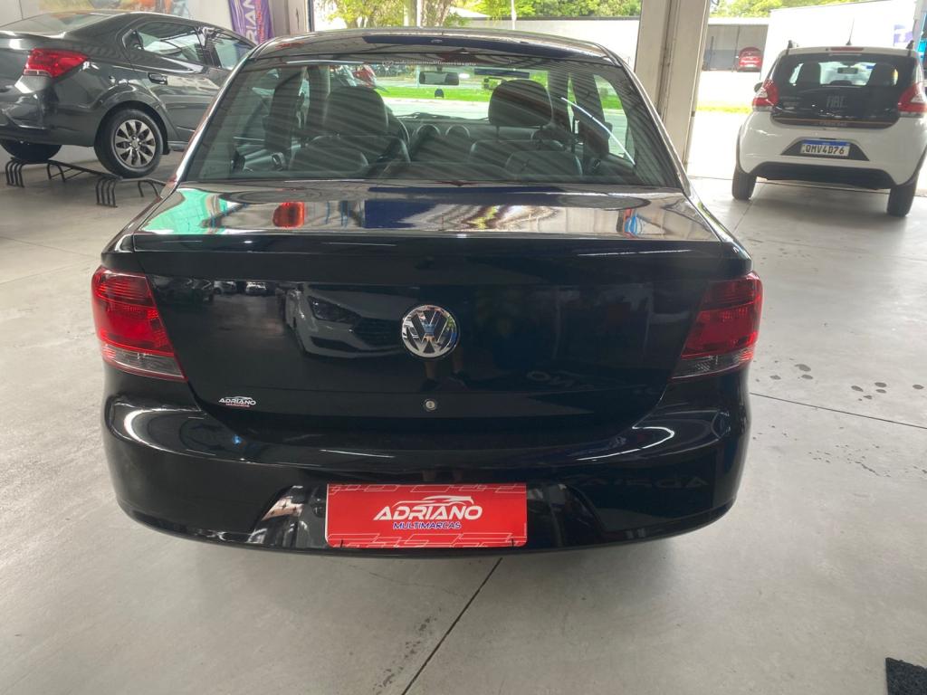 VOLKSWAGEN Voyage - Foto