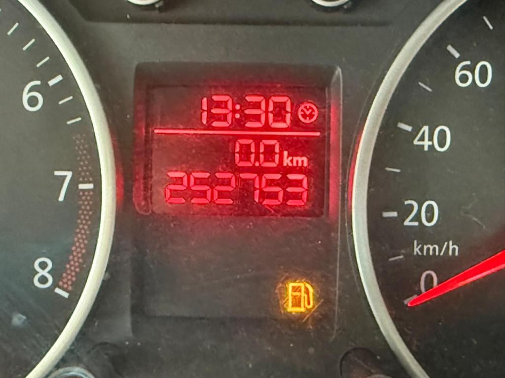 VOLKSWAGEN Voyage - Foto